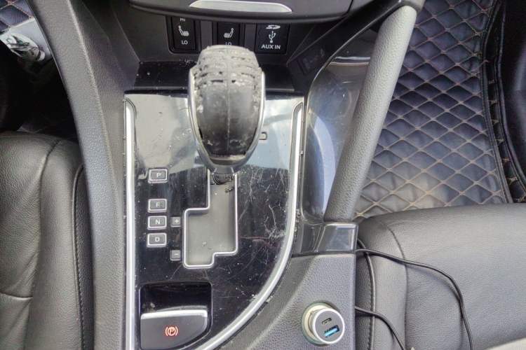 Used Dongfeng Aeolus AX7 2015 2.3L Automatic ZhiZun Version Gear Lever