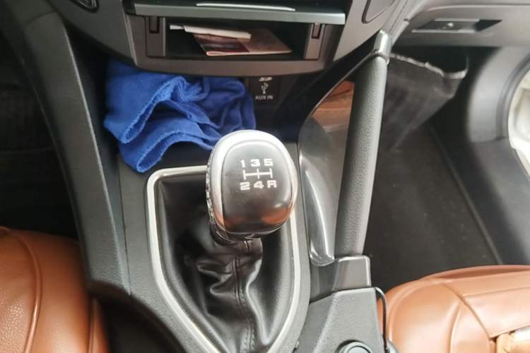 Used Dongfeng Aeolus AX7 2015 2.0L Manual Zhiyi Trim Gear Lever