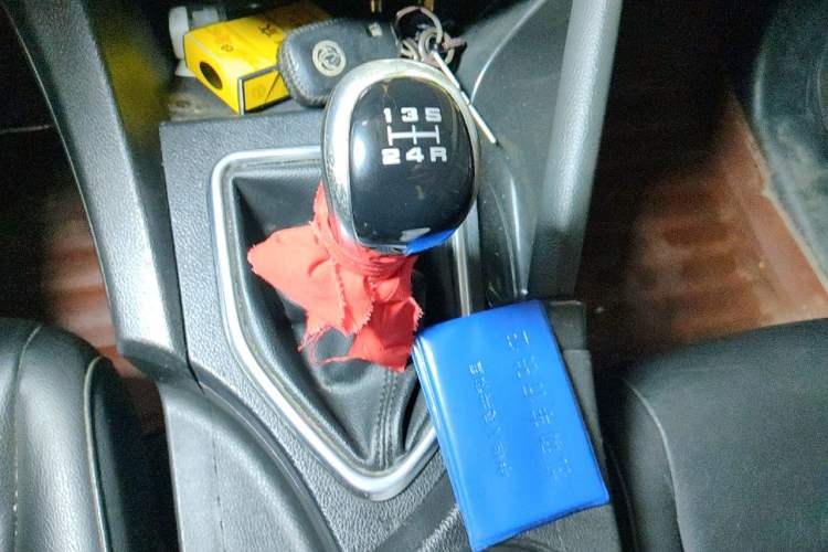 Used Dongfeng Aeolus AX7 2015 2.0L Manual Zhiyi Trim Gear Lever