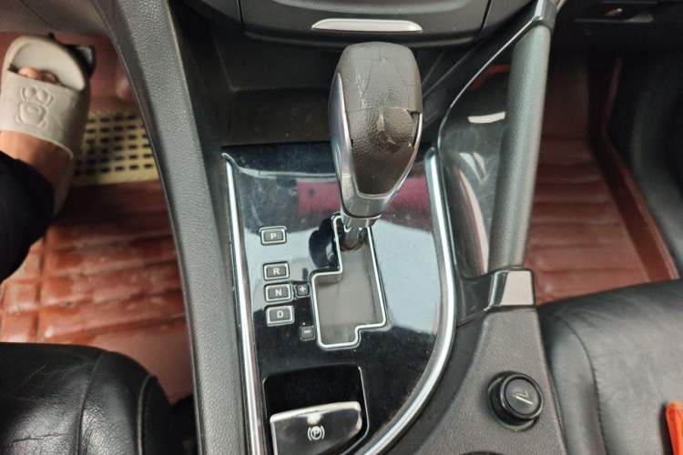 Used Dongfeng Aeolus AX7 2015 2.0L Automatic Zhiyi Trim Gear Lever