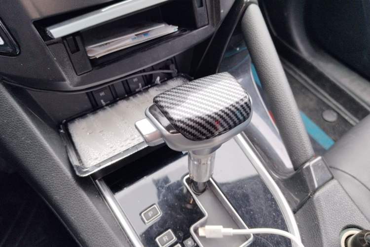 Used Dongfeng Aeolus AX7 2015 2.3L Automatic ZhiZun Version Gear Lever