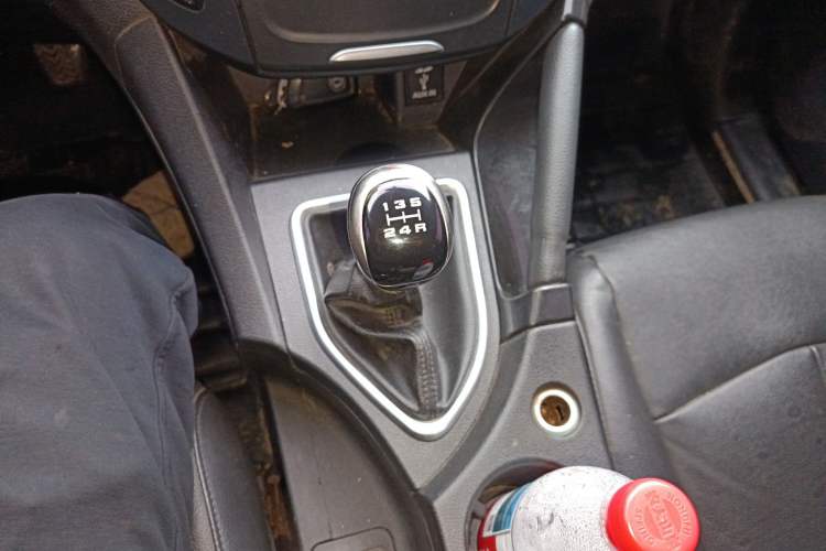 Used Dongfeng Aeolus AX7 2015 2.0L Manual Zhiyi Trim Gear Lever