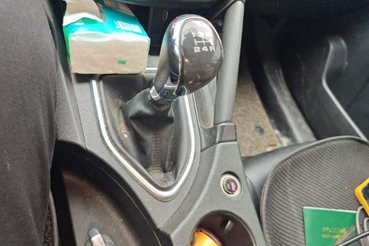 Used Dongfeng Aeolus AX7 2015 2.0L Manual Zhiyue Model Gear Lever
