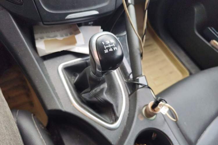 Used Dongfeng Aeolus AX7 2015 2.0L Manual Zhiyi Trim Gear Lever