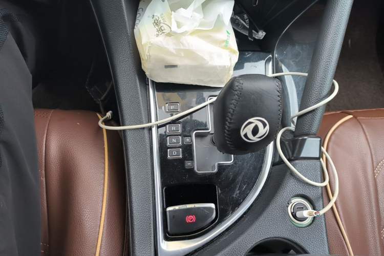 Used Dongfeng Aeolus AX7 2015 2.0L Automatic Zhiyue Version Gear Lever
