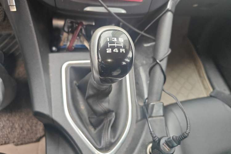 Used Dongfeng Aeolus AX7 2015 2.0L Manual Zhiyi Trim Gear Lever
