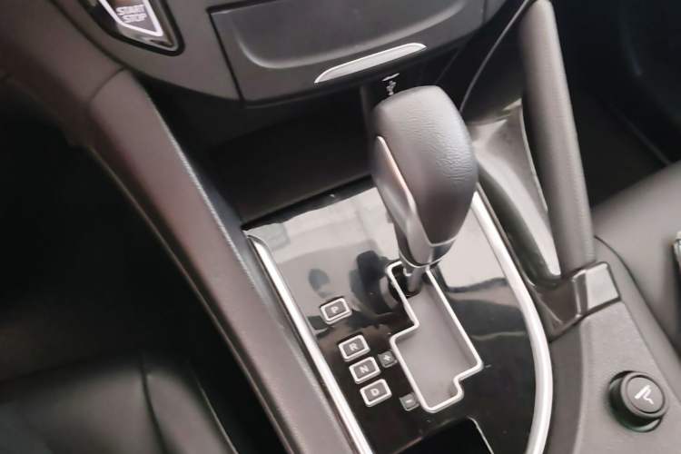 Used Dongfeng Aeolus AX7 2015 2.0L Automatic Zhiyi Trim Gear Lever