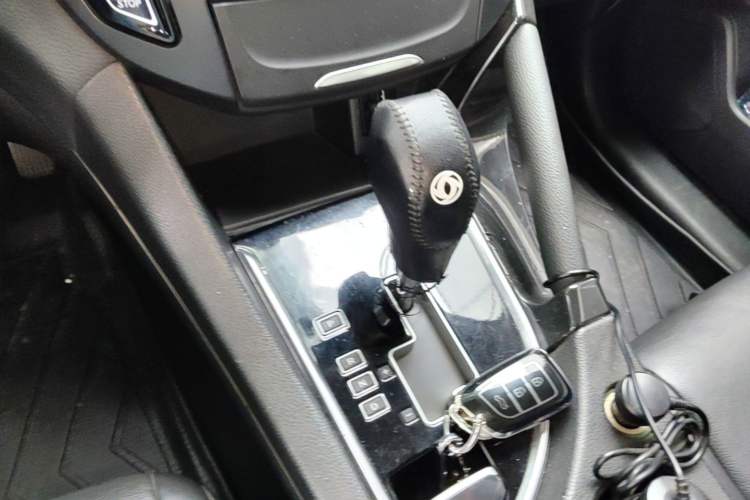 Used Dongfeng Aeolus AX7 2015 2.0L Automatic Zhiyi Trim Gear Lever