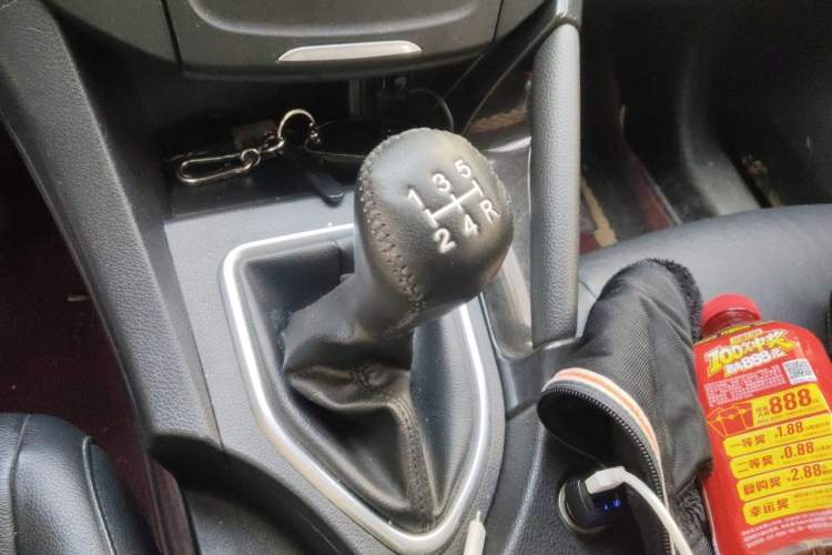 Used Dongfeng Aeolus AX7 2015 2.0L Manual Zhiyi Trim Gear Lever