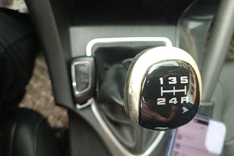 Used Dongfeng Aeolus AX7 2015 2.0L Manual Zhiyi Trim Gear Lever
