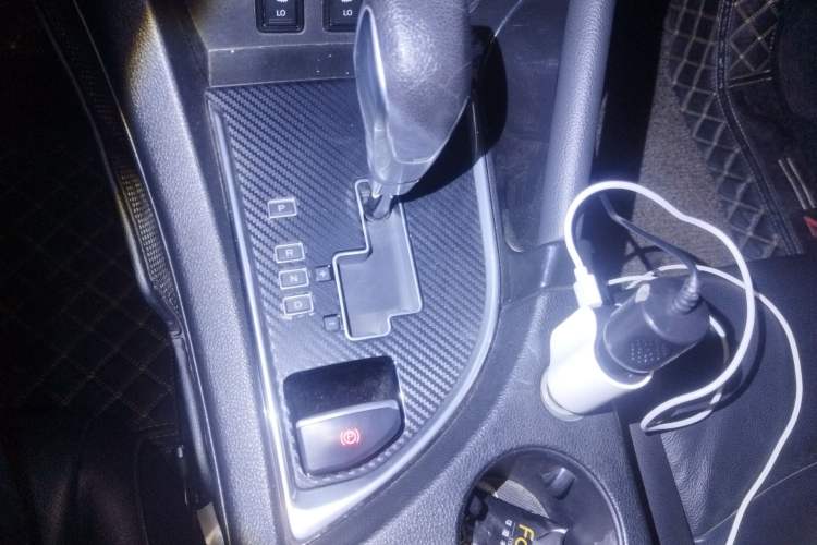 Used Dongfeng Aeolus AX7 2015 2.3L Automatic ZhiZun Version Gear Lever