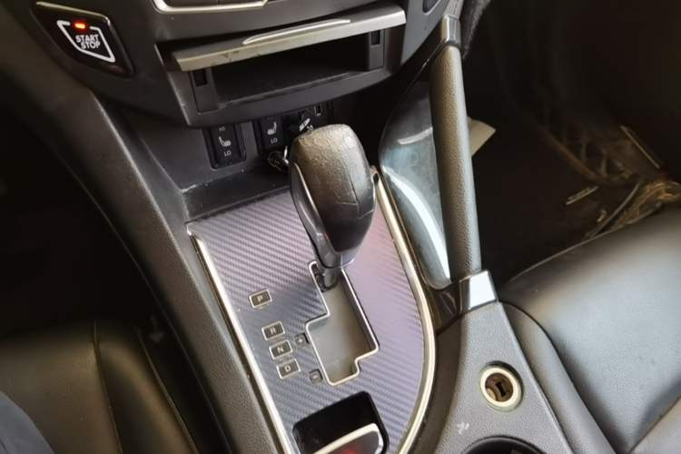 Used Dongfeng Aeolus AX7 2015 2.3L Automatic ZhiZun Version Gear Lever