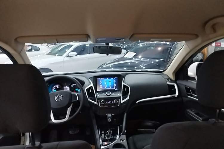 Used Dongfeng Aeolus AX7 2015 2.0L Automatic Zhiyue Version Headliner