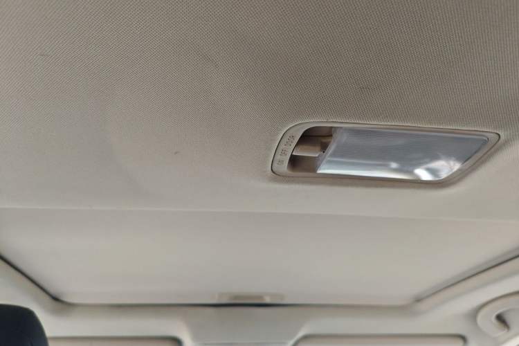 Used Dongfeng Aeolus AX7 2015 2.0L Manual Parade Edition Headliner