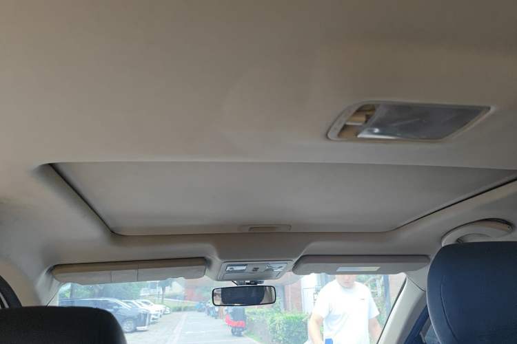 Used Dongfeng Aeolus AX7 2015 2.3L Automatic ZhiZun Version Headliner