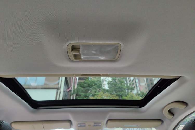 Used Dongfeng Aeolus AX7 2015 2.0L Automatic Zhiyi Trim Headliner