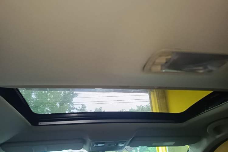 Used Dongfeng Aeolus AX7 2015 2.3L Automatic ZhiZun Version Headliner