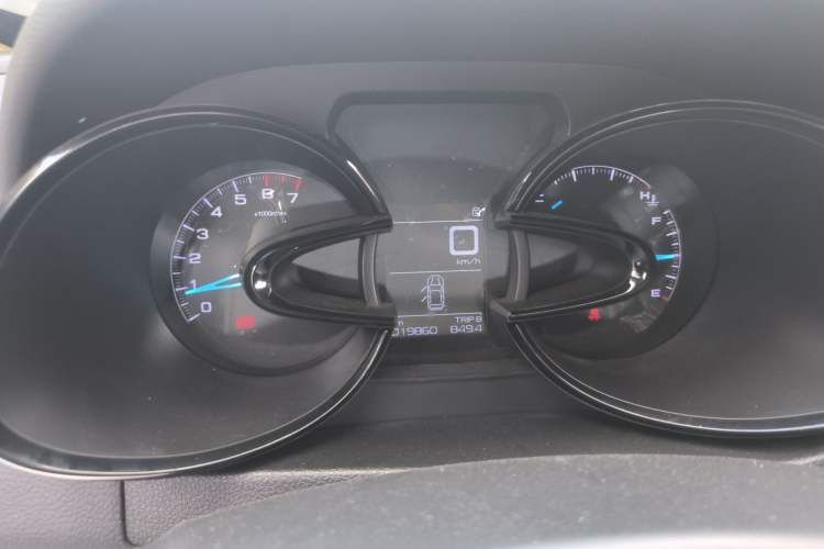 Used Dongfeng Aeolus AX7 2015 2.0L Manual Zhiyi Trim Instrument Cluster