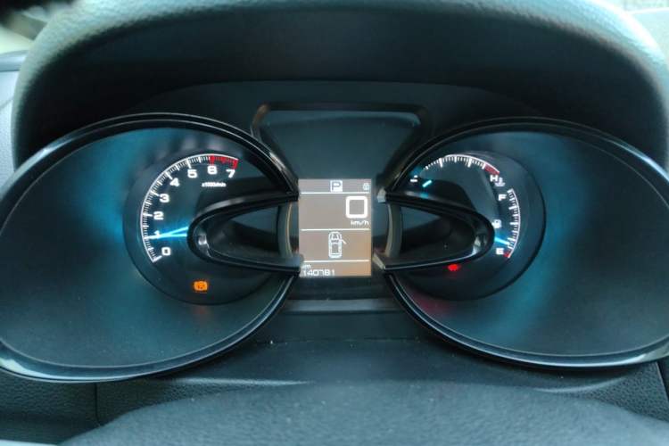 Used Dongfeng Aeolus AX7 2015 2.0L Automatic Zhiyi Trim Instrument Cluster