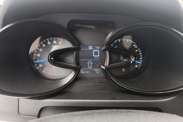 Used Dongfeng Aeolus AX7 2015 2.3L Automatic ZhiZun Version Instrument Cluster
