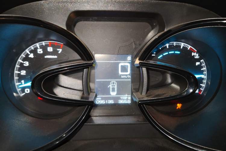 Used Dongfeng Aeolus AX7 2015 2.0L Manual Zhiyue Model Instrument Cluster