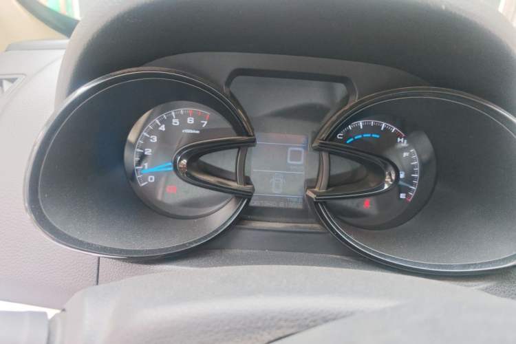 Used Dongfeng Aeolus AX7 2015 2.0L Manual Zhiyi Trim Instrument Cluster