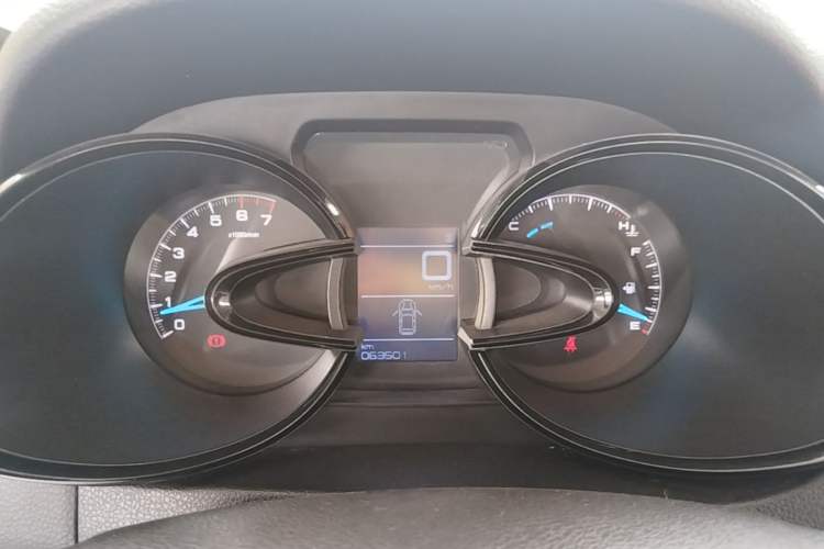 Used Dongfeng Aeolus AX7 2015 2.0L Manual Zhiyi Trim Instrument Cluster