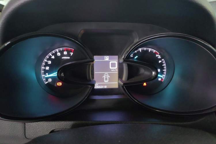 Used Dongfeng Aeolus AX7 2015 2.3L Automatic ZhiZun Version Instrument Cluster