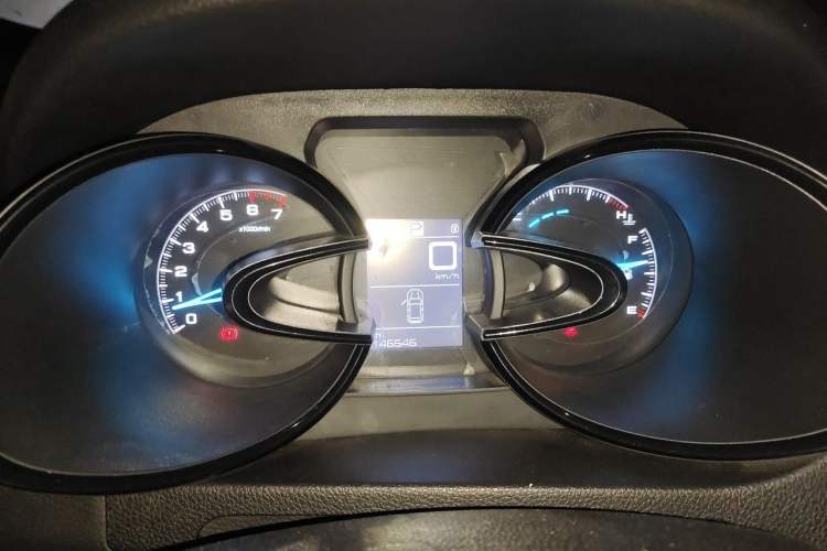 Used Dongfeng Aeolus AX7 2015 2.3L Automatic ZhiZun Version Instrument Cluster