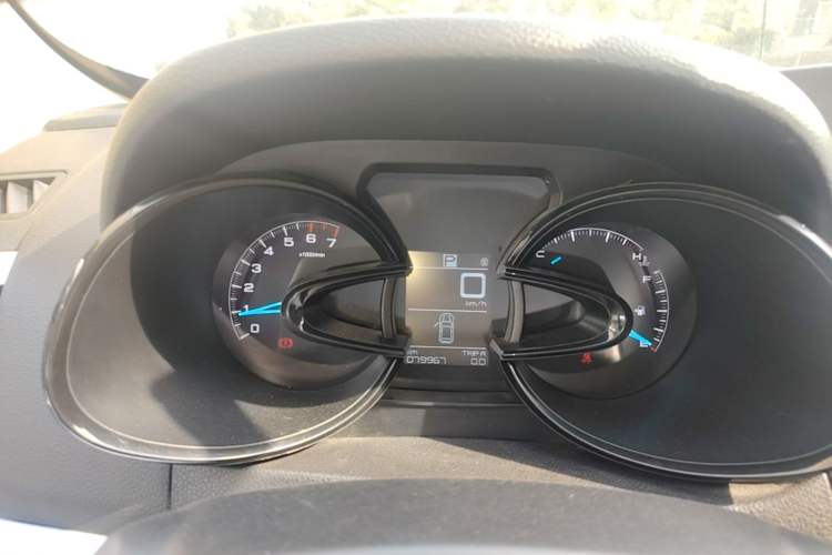 Used Dongfeng Aeolus AX7 2015 2.3L Automatic ZhiZun Version Instrument Cluster