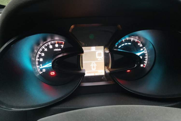 Used Dongfeng Aeolus AX7 2015 2.3L Automatic ZhiZun Version Instrument Cluster