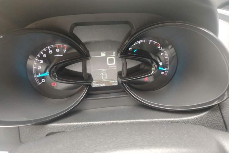 Used Dongfeng Aeolus AX7 2015 2.0L Automatic Zhiyi Trim Instrument Cluster