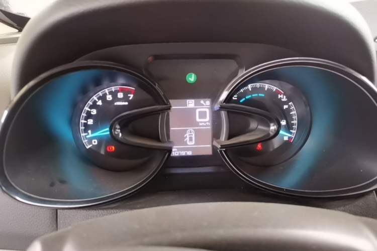 Used Dongfeng Aeolus AX7 2015 2.0L Automatic Zhiyue Version Instrument Cluster