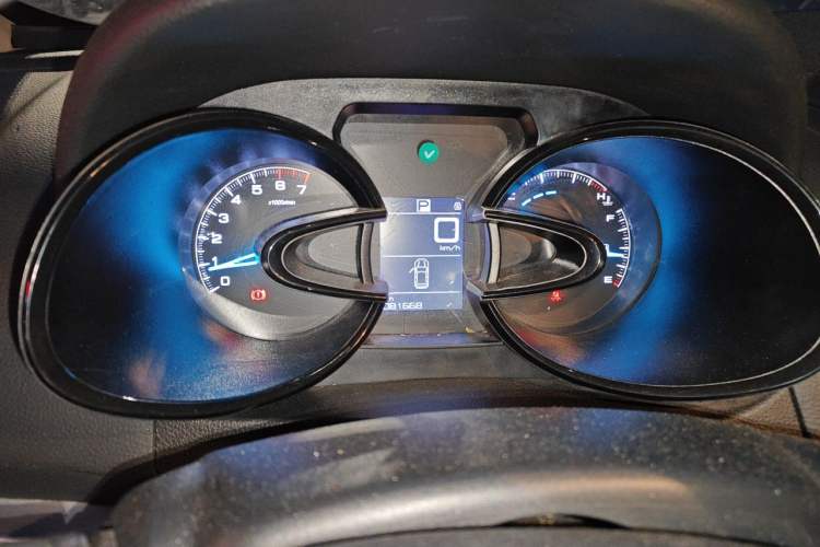 Used Dongfeng Aeolus AX7 2015 2.0L Automatic Zhiyue Version Instrument Cluster