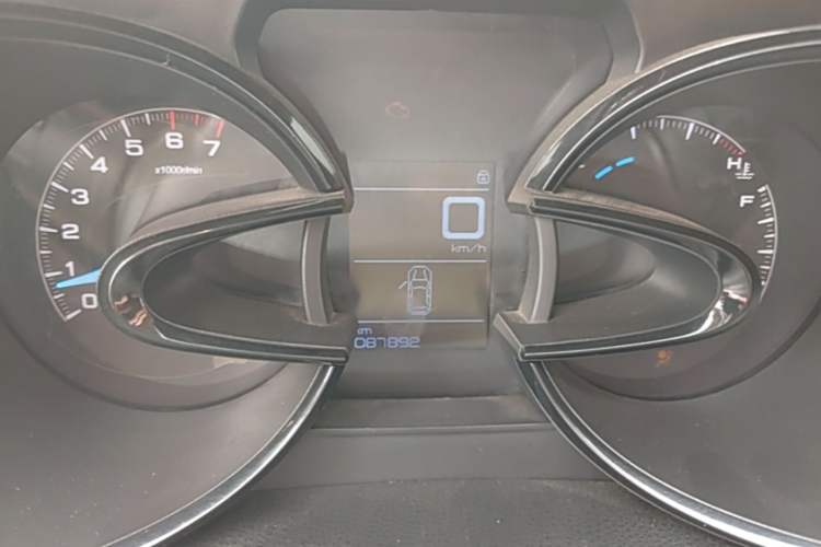 Used Dongfeng Aeolus AX7 2015 2.0L Manual Zhiyi Trim Instrument Cluster