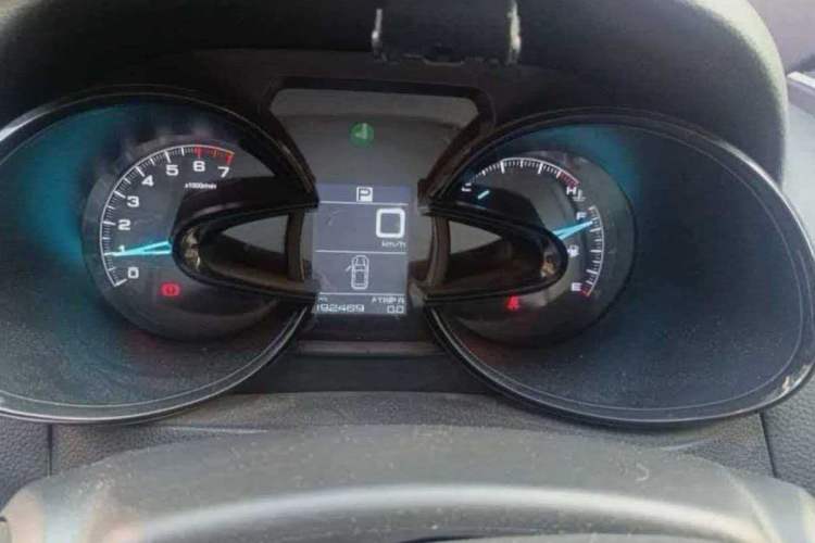 Used Dongfeng Aeolus AX7 2015 2.3L Automatic ZhiZun Version Instrument Cluster