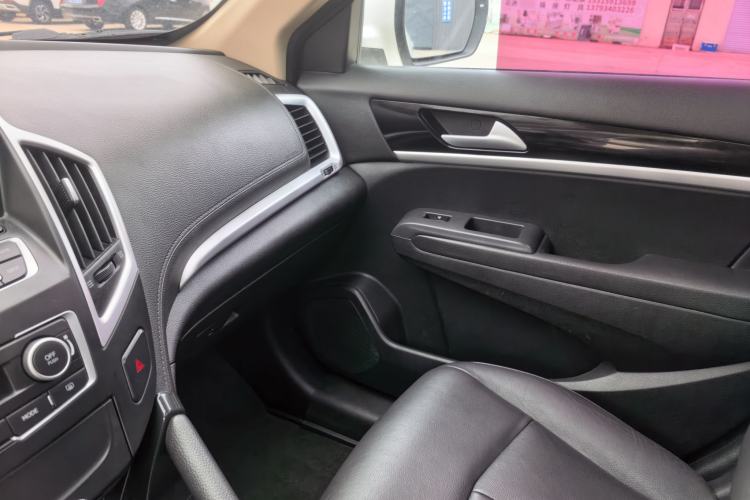 Used Dongfeng Aeolus AX7 2015 2.0L Automatic Zhiyi Trim Interior 5