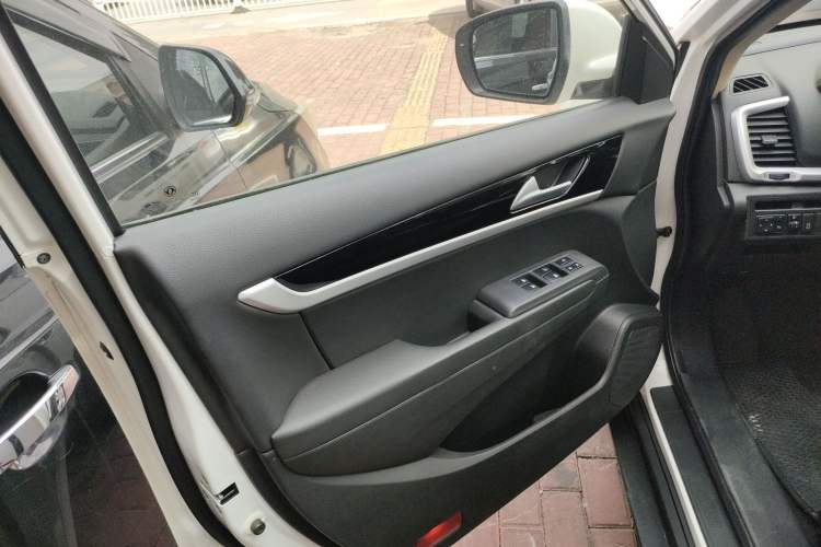 Used Dongfeng Aeolus AX7 2015 2.0L Automatic Zhiyue Version Left Front Door Interior