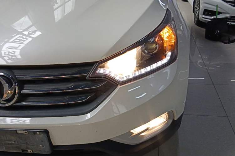 Used Dongfeng Aeolus AX7 2015 2.0L Manual Zhiyue Model Left Front Headlight