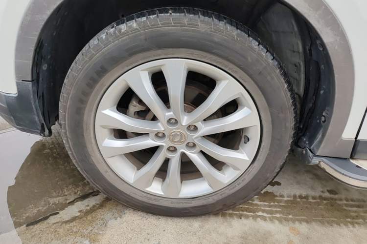 Used Dongfeng Aeolus AX7 2015 2.3L Automatic ZhiZun Version Left Front Wheel Hub