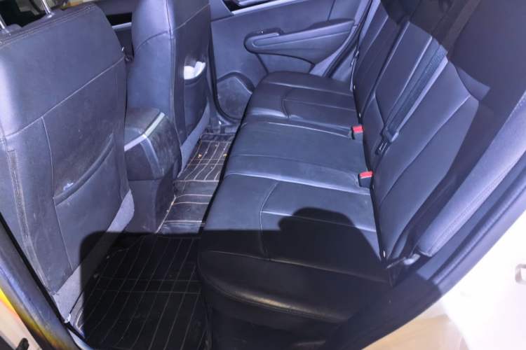 Used Dongfeng Aeolus AX7 2015 2.0L Manual Zhiyi Trim Left Rear Seat