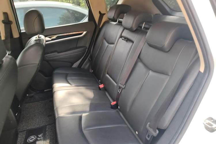 Used Dongfeng Aeolus AX7 2015 2.3L Automatic ZhiZun Version Left Rear Seat