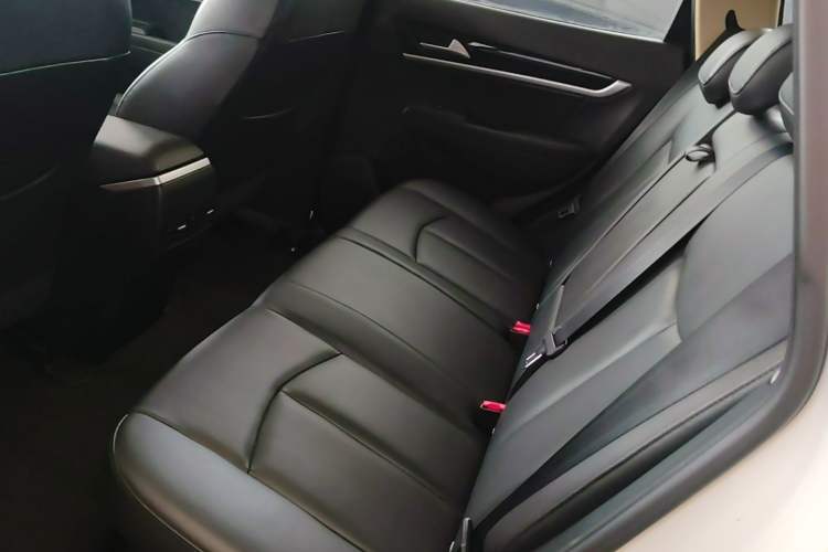 Used Dongfeng Aeolus AX7 2015 2.0L Automatic Zhiyi Trim Left Rear Seat