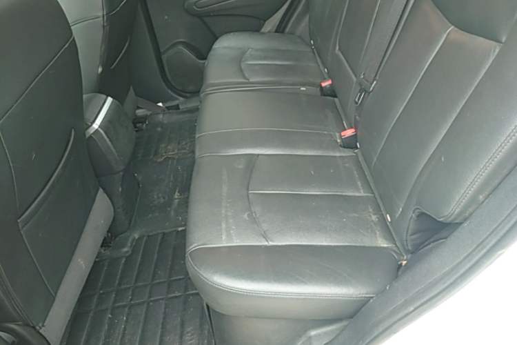 Used Dongfeng Aeolus AX7 2015 2.0L Manual Zhiyi Trim Left Rear Seat