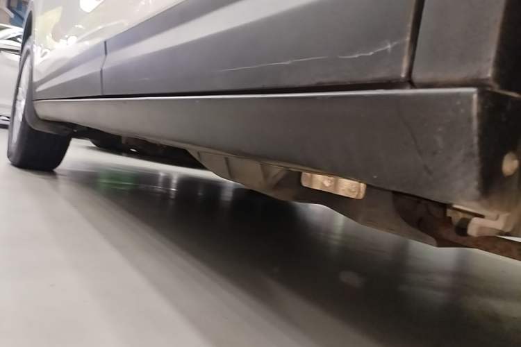 Used Dongfeng Aeolus AX7 2015 2.0L Automatic Zhiyue Version Left Side Sill