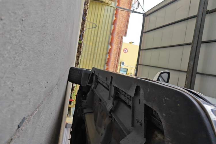 Used Dongfeng Aeolus AX7 2015 2.0L Automatic Zhiyi Trim Left Side Sill