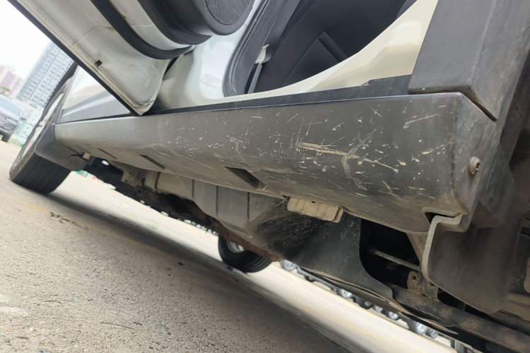 Used Dongfeng Aeolus AX7 2015 2.0L Manual Zhiyue Model Left Side Sill