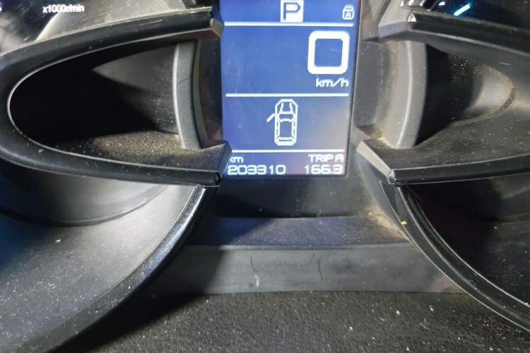 Used Dongfeng Aeolus AX7 2015 2.0L Automatic Zhiyi Trim Odometer Close Up