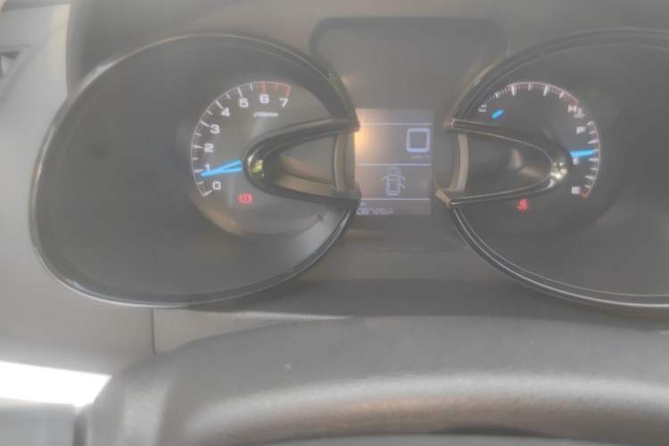Used Dongfeng Aeolus AX7 2015 2.0L Manual Zhiyi Trim Odometer Close Up