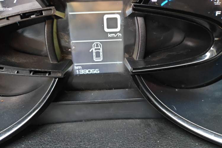 Used Dongfeng Aeolus AX7 2015 2.0L Manual Zhiyi Trim Odometer Close Up